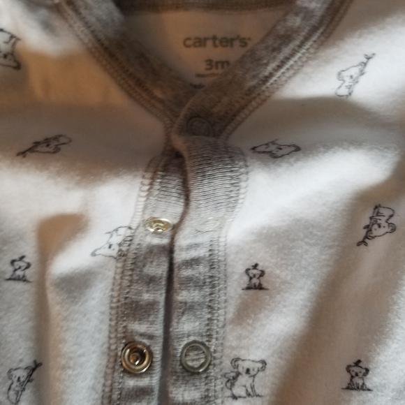 7 Carter's baby items - Picture 3 of 7
